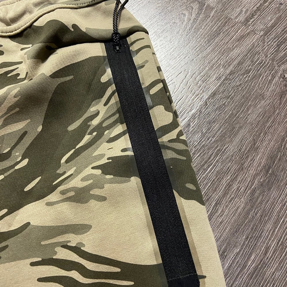 New Nike Sportswear Tech Fleece Printed Camo Joggers Pants Mens CU4497-342 NEW - Picture 11 of 11